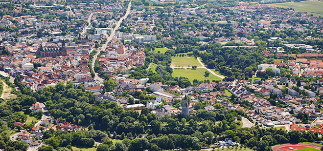 Das Bild zeigt eine Luftaufnahme Friedberg Kaiserstra&szlig;e, copyright Reiner Strack