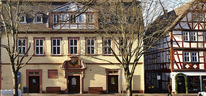 Das Bild zeigt die Kaiserstra&szlig;e, copyright Reiner Strack (MG7399)