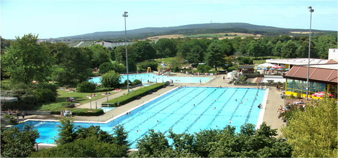 Das Bild zeigt das Usa-Wellenbad, copyright Corinna Weigelt