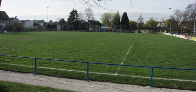Das Bild zeigt den Sportplatz in Dorheim, copyright Stadt Friedberg (Hessen)
